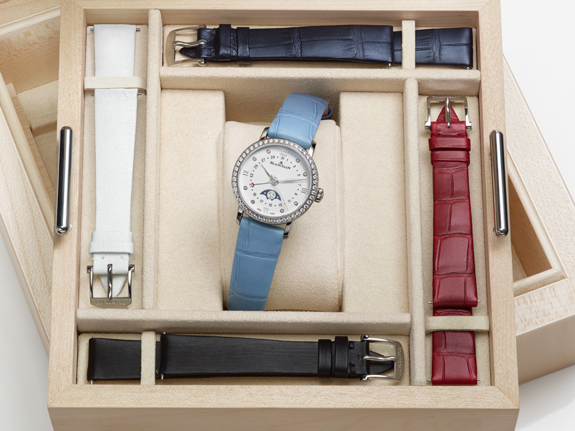 Eine neue Mondphasen-Damenuhr präsentiert sich mit stil | Blancpain